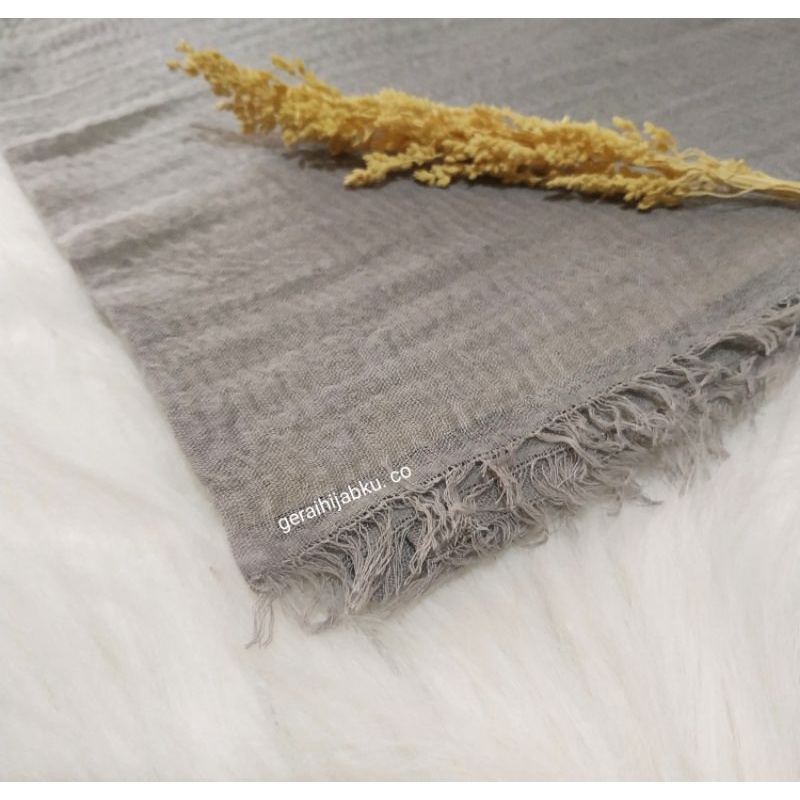 PASHMINA 𝖢𝖱𝖨𝖭𝖪𝖫𝖤 ORIGINAL 𝖬𝖤𝖱𝖪 AZARA LAVANYA ( Pashmina Arabian/ Pashmina Kusut)-Abu muda