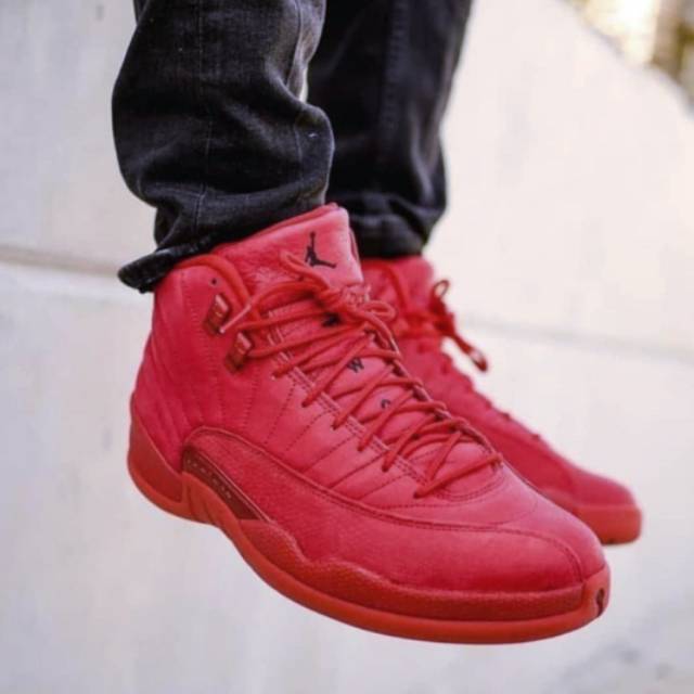 gym red and white jordan 12