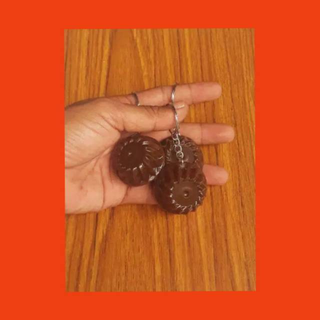Souvenir gantungan kunci kue puding coklat - souvenir wedding - gantungan kunci unik termurah