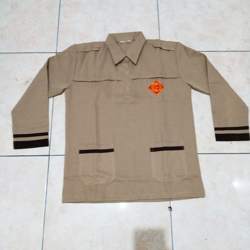 

Baju seragam pramuka SD lis siaga pendek/panjang merk yessica bahan pertamil/rapilo