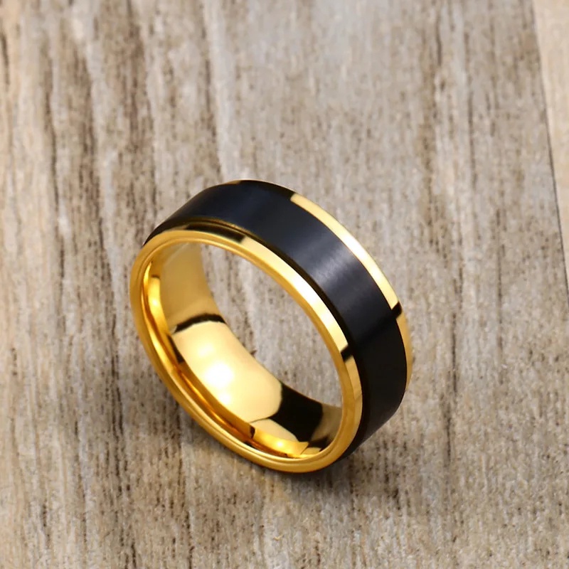 CINCIN TITANIUM HITAM LIST KUNING