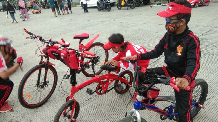 Tempat Dudukan Holder Botol Minum Untuk Stang Sepeda