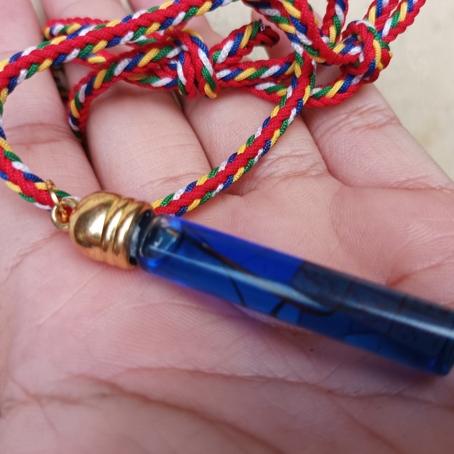 Kalung Attraction Blue Benang Pancawarna