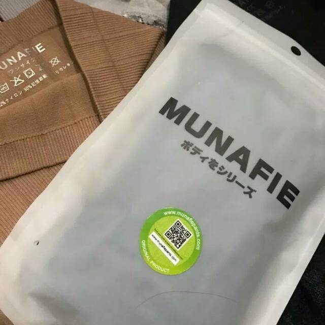 munafie / celana dalam korset