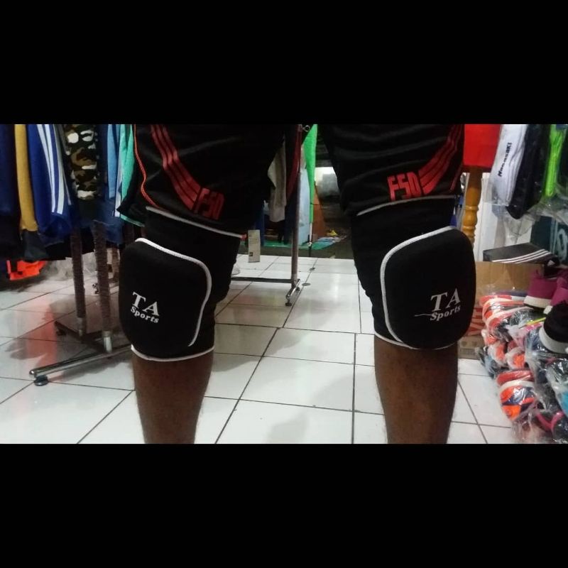 Knee pad futsal kiper