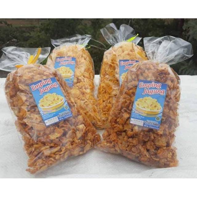 

Emping jagung dengan berbagai varian rasa