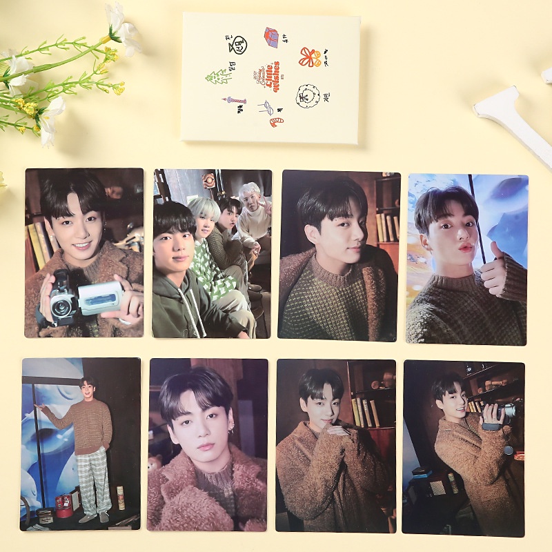 8pcs / set Kartu Foto MINI Kpop BTS 2021 Merry Christmas Untuk Koleksi