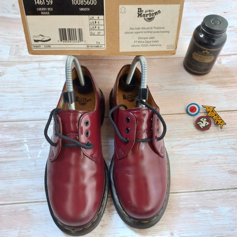 Preloved (bekas tapi bagus) Dr. Martens / Docmart 1461 59 smooth