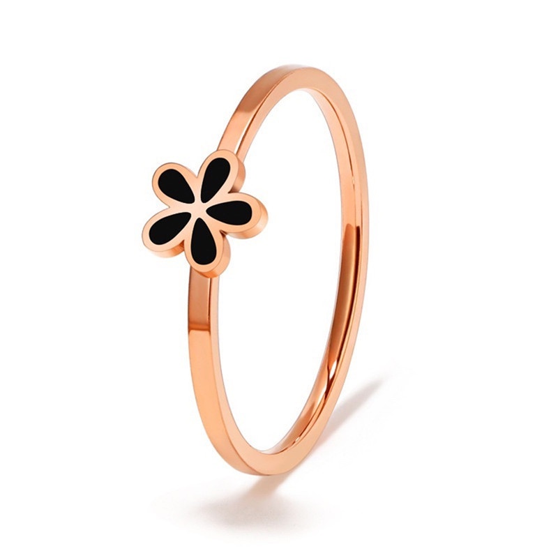 Cincin Titanium Bunga Daisy Kecil Hitam Dan Putih Jangan pudar Karangan Bunga Fashion Wanita Gaya Korea