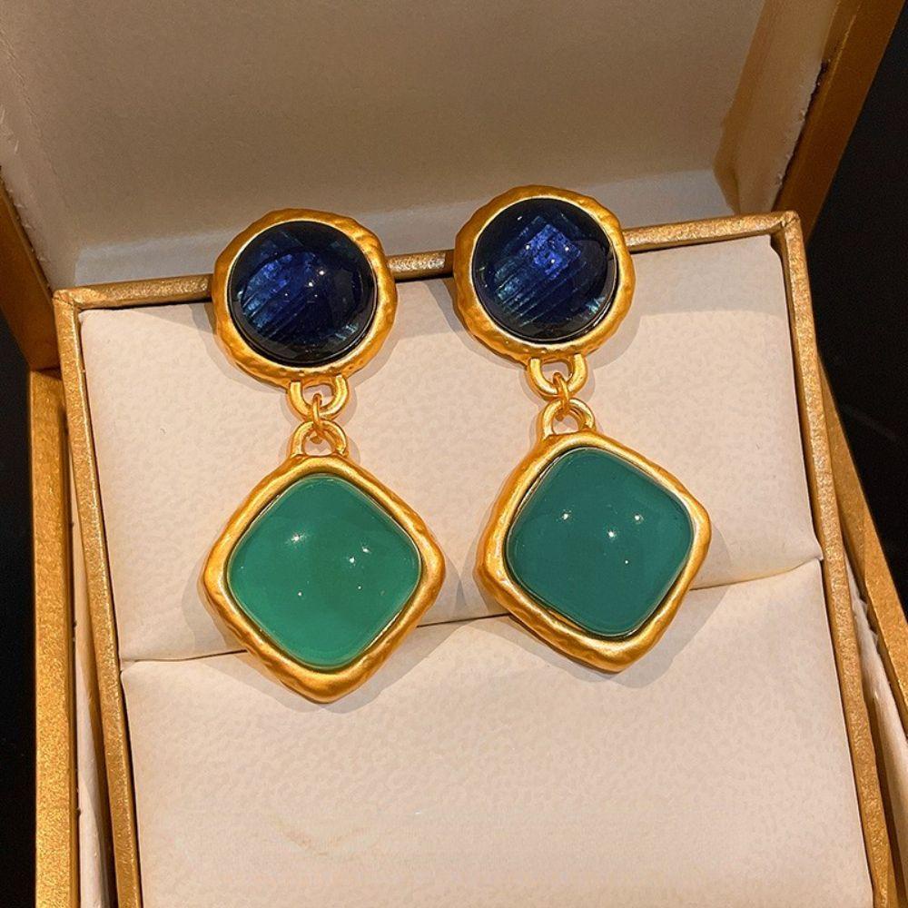 Mxbeauty Liontin Anting Niche Desain Retro Rasa Berlebihan Temperamen Hadiah Untuk Perhiasan Wanitanya