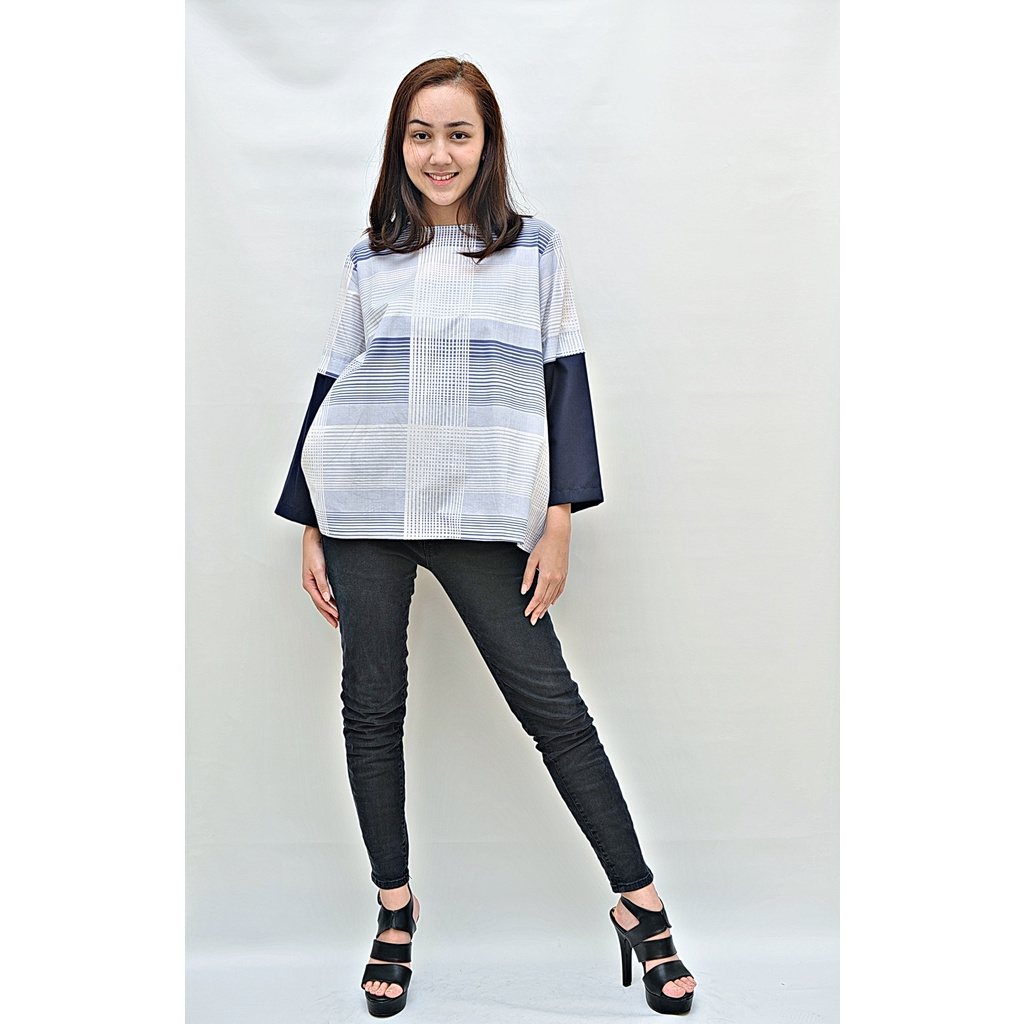 Atasan Wanita Blus Danish Wardrobe Daisy Top Blouse - Biru Muda