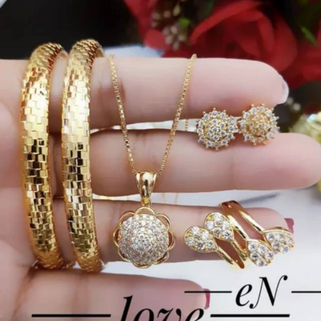 Perhiasan wanita satu set bunga gelang kolong cantik gold 18k sesuai digambar realpict