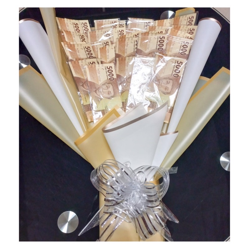 Bouquet Uang kado untuk orang tua, istri, pacar, sahabat dan wisuda