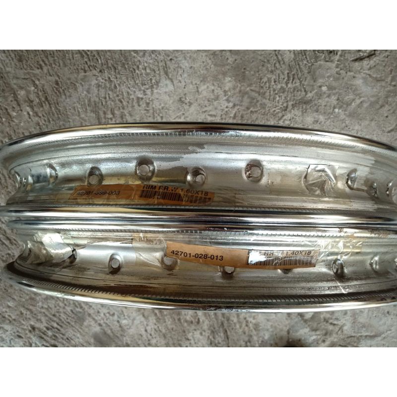 Velg honda cb100 cb125 gl100 gl125 honda win honda s90 hm tengah original baru