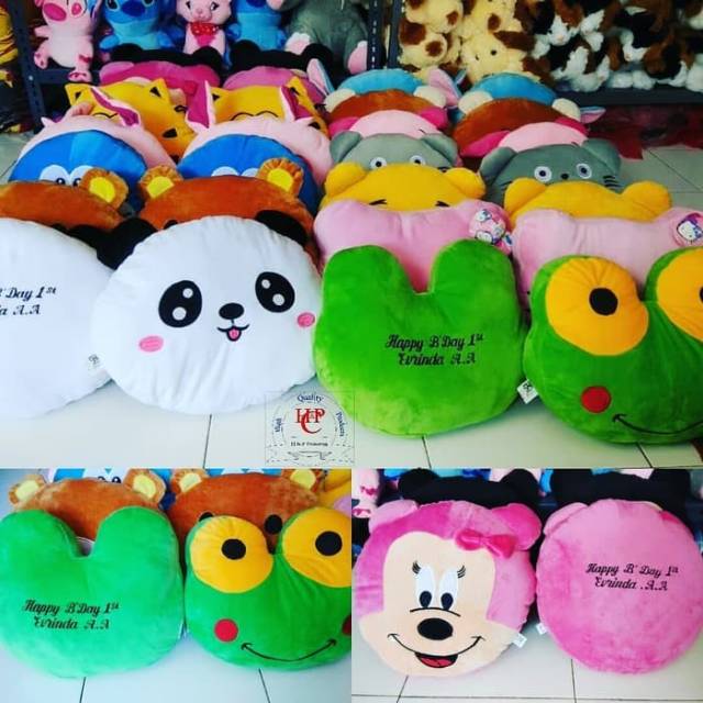 

bantal karakter souvenir costum nama istimewa