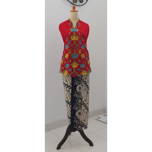 Set Bahan Kebaya Merah  Bordir Warna Warni Dan Kain Batik Tulis Halus