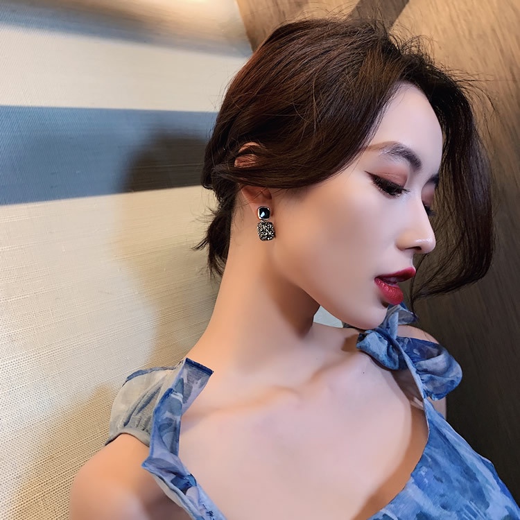 Tinggi rasa retro anting-anting anting-anting gaya Istana niche sederhana liar anting-anting Korea t