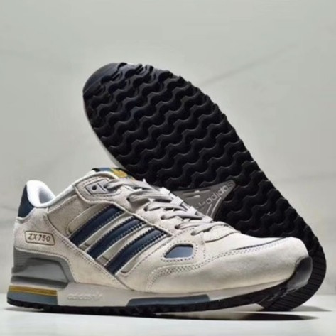 Sepatu Sneakers Lari Model Adidas ZX 