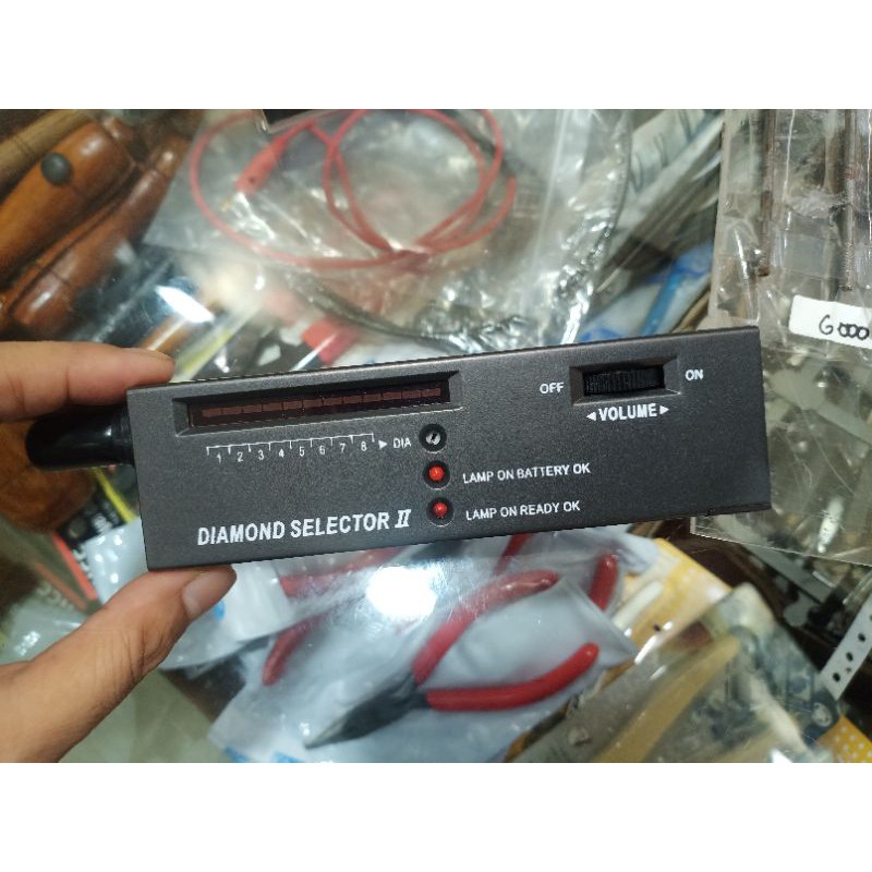 Diamond selector _ peralatan menaksir emas