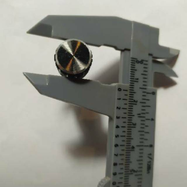 Knop potensio aluminium 14mm hitam