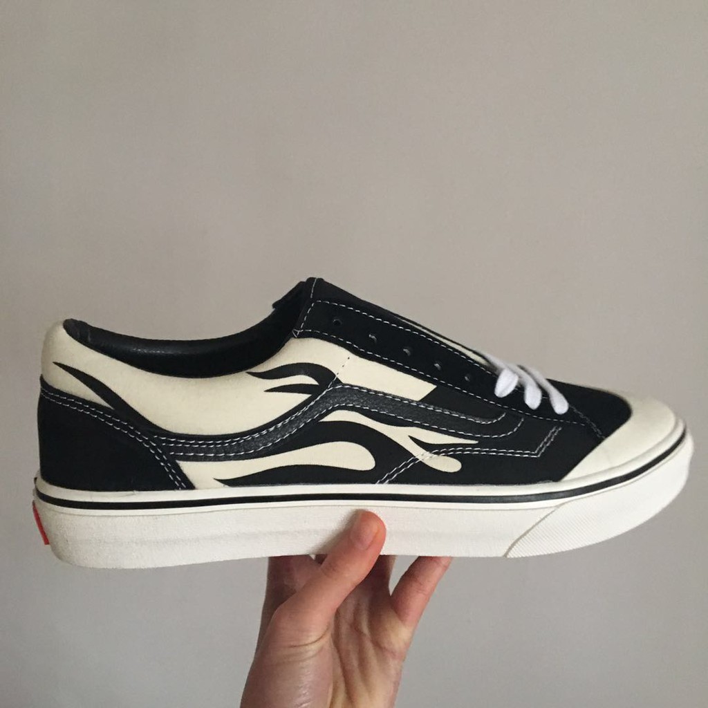 vans flame black and white