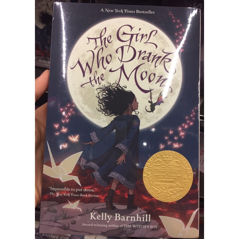 (New+English) The Girl Who Drank The Moon by Kelly Barnhill