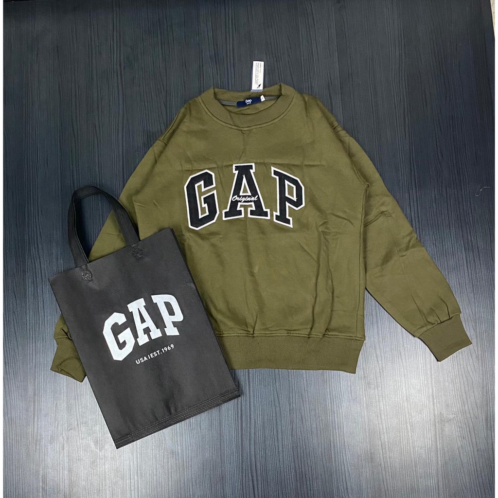 crewneck GAP 5 warna