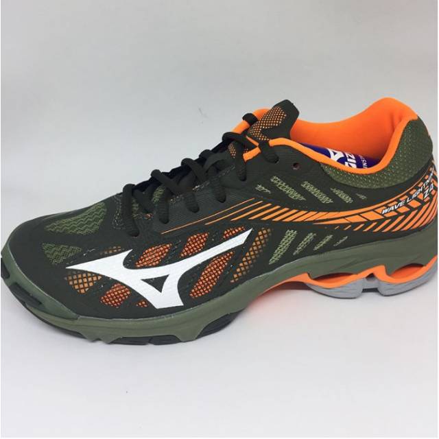 mizuno wave lightning 2018