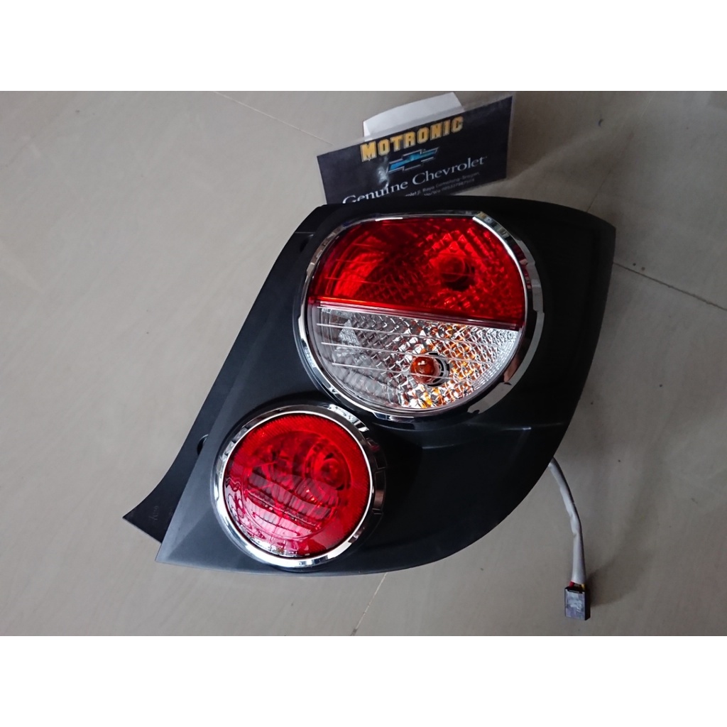 stop lamp lampu rem belakang kanan chevrolet aveo sonic