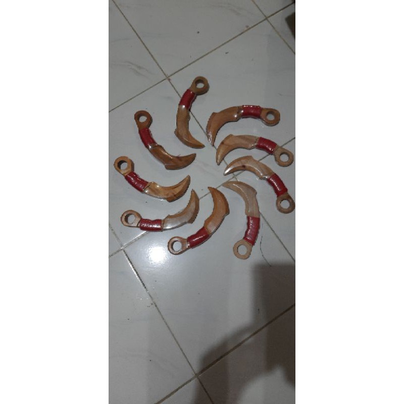 Karambit Kayu Tumpul Untuk Latihan Pencak Silat