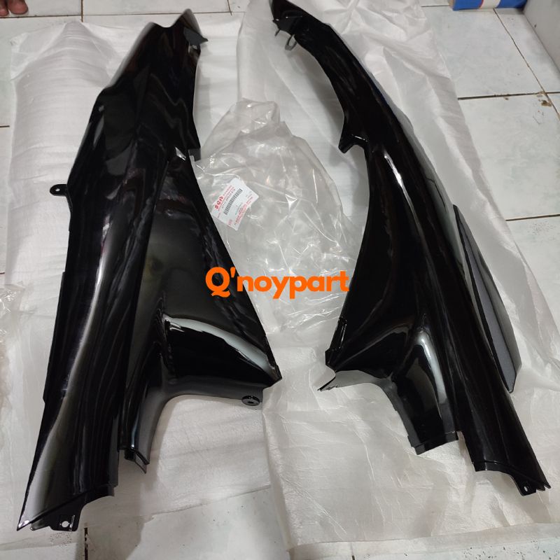BODY BELAKANG SHOGUN 125 R / SP HITAM KANAN KIRI ORIGINAL SGP