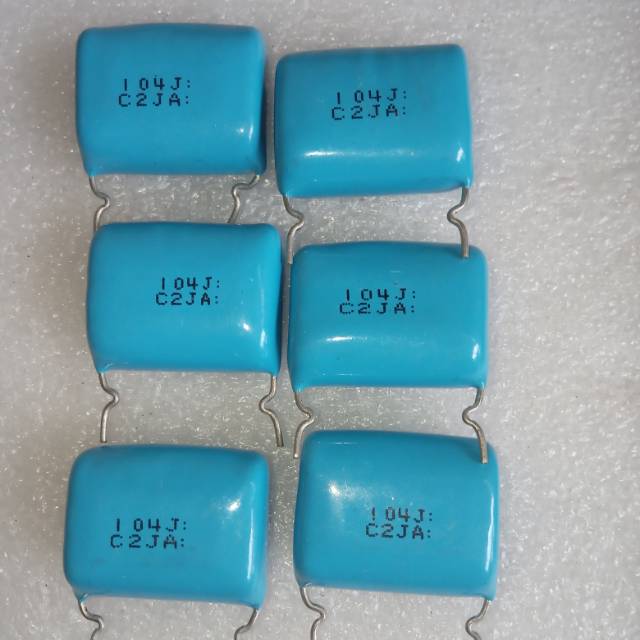 Capasitor 104 / 630v