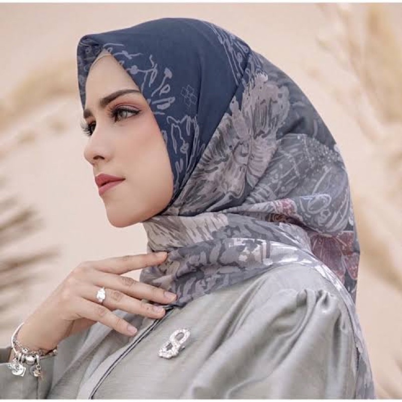 Buttonscarves Farsha Navy