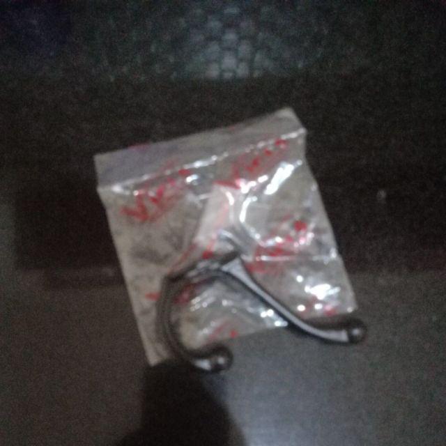 Capstok Gantungan Baju 2 Hook Warna Dof Merk Winna