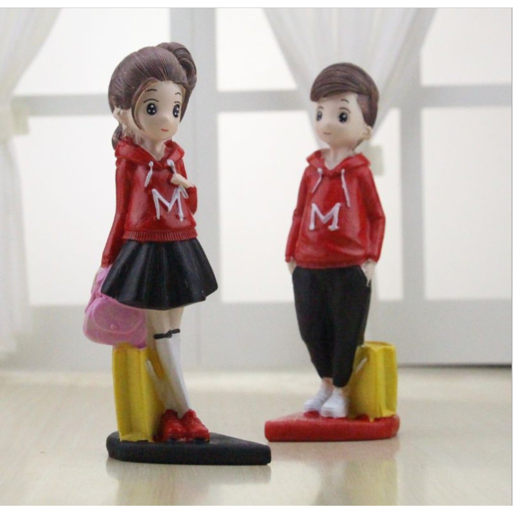 Couple Student Resin Doll / Patung Pajangan Rumah Pasangan Hiasan Kado