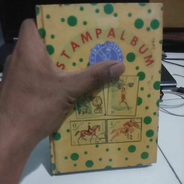 Album Filateli + Perangko