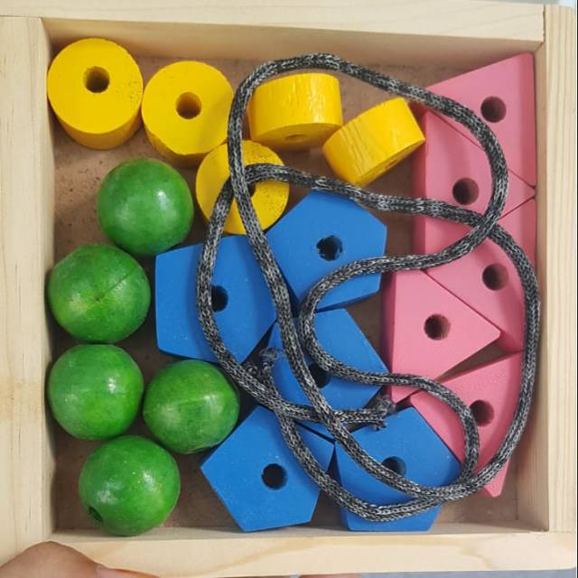 Meronce geometri - mainan edukasi anak