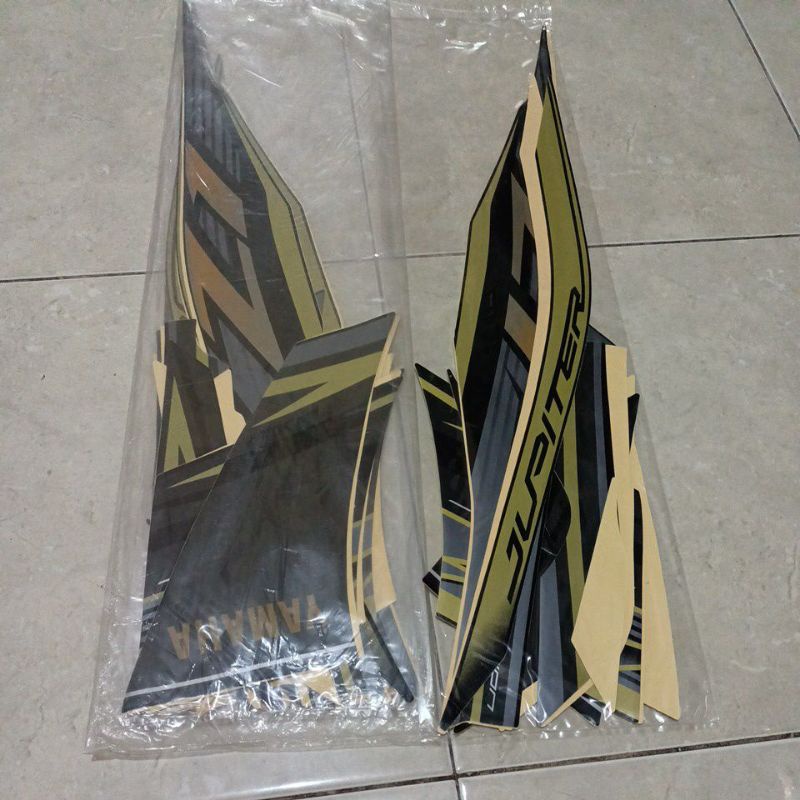 striping stiker les body Jupiter Z1 2016 hitam gold