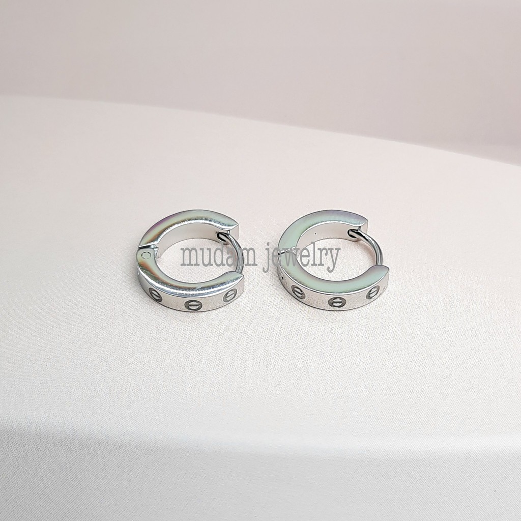 Anting Jepit Titanium  C4tier Polos Dengan Lebar 0,3 cm Untuk Wanita dan Laki-Laki