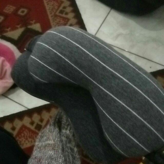 [logu] Bantal Leher Dengan Penutup Mata, Bantal Leher Travelling, Neck Pillow