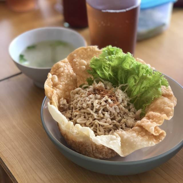 

cwie mie mangkok pangsit