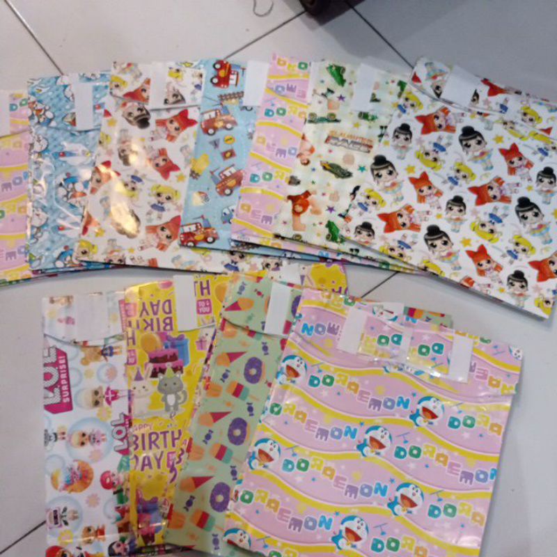 

kertas kado lipat bentuk pita/kertas kado siap pakai