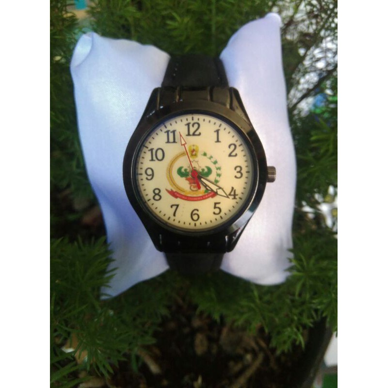 jam persit wanita latar putih