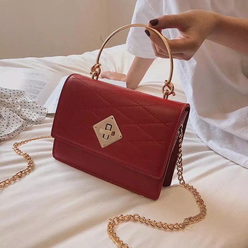 warna merah tas impor cewek fashion  bahan kulit sentetis tali rantai selempang