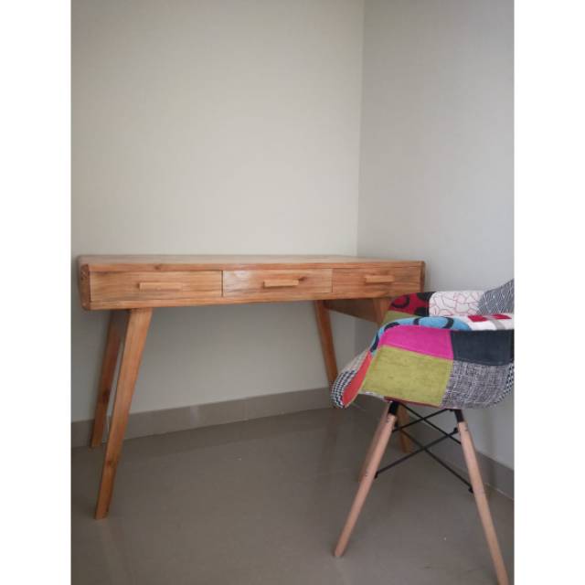 Meja kerja. Meja kantor jati belanda