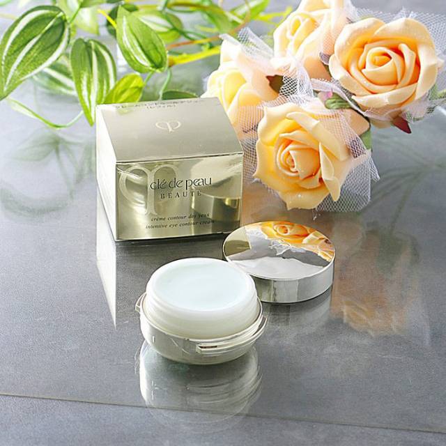 cle de peau eye contour cream