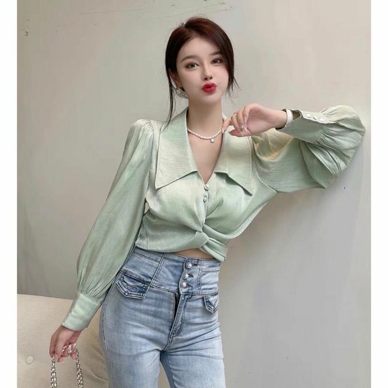 [ YF ] Hye-Ri Front Twist Collar Blouse