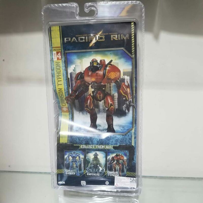 Mainan figureJaeger crimson typhoon
Tinggi sekitar 7 inch
By neca
Artikulasi detail