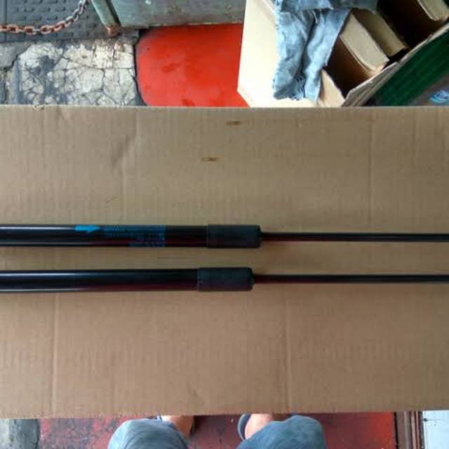 Shock bagasi hyundai i20