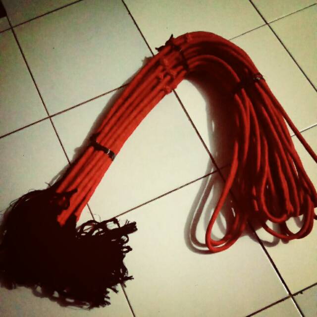 Pluntur kempul / tali gong